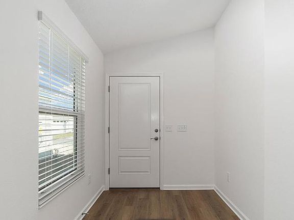 4th image of 2880 Judy Ave