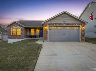 1016 Stonewick Ct, Herculaneum, MO 63048