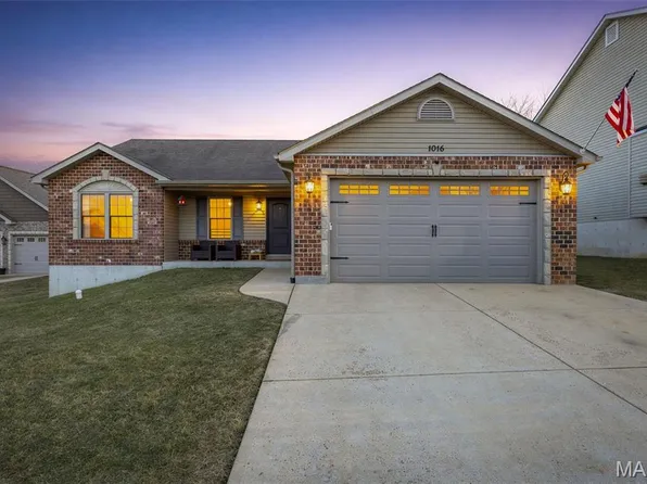 1016 Stonewick Ct, Herculaneum, MO 63048