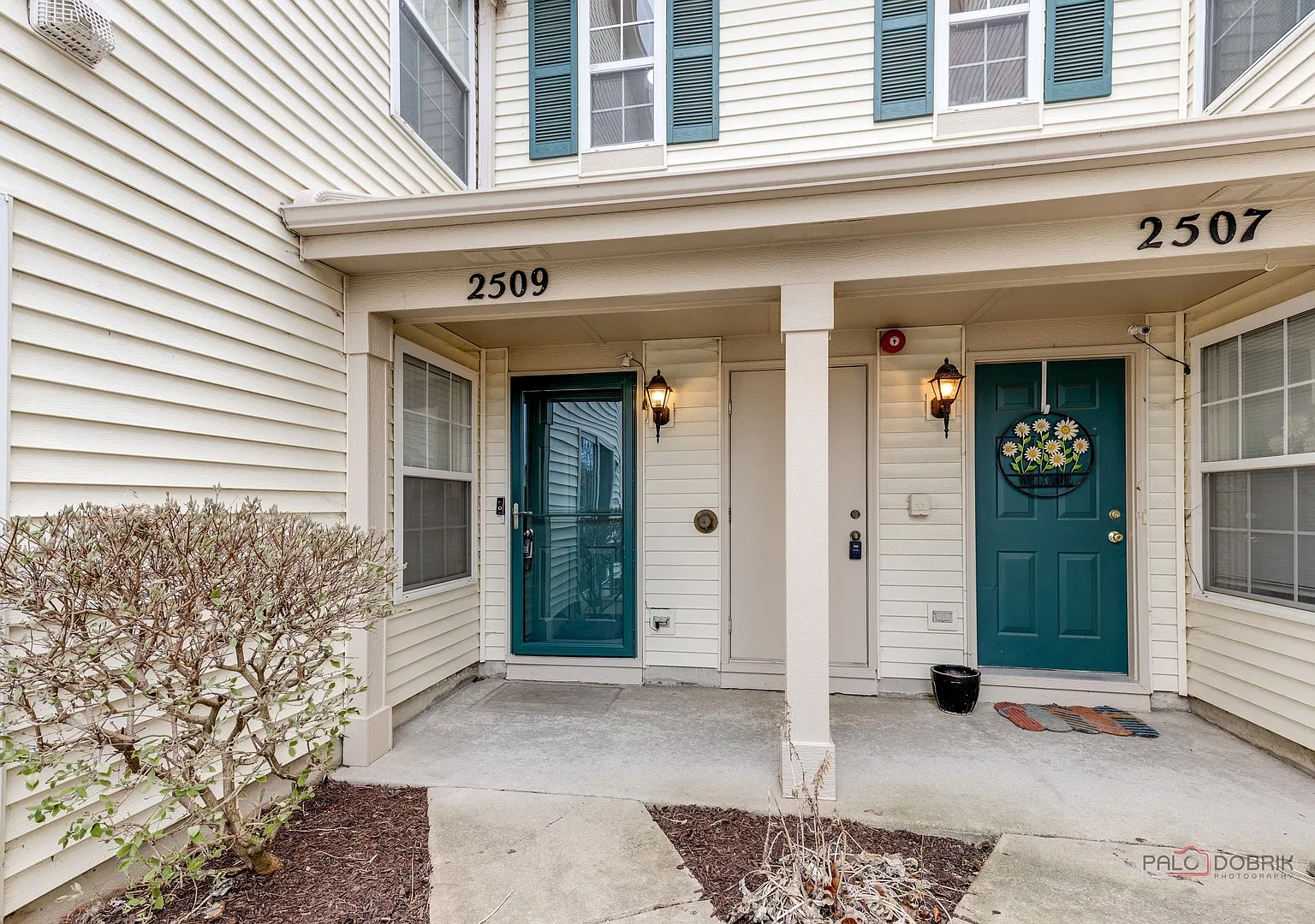 3 bed, 2.5 bath, 1384 sqft, $2,500 — Photo 4