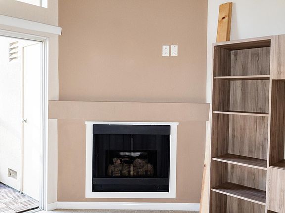 5th image of 5510 Owensmouth Ave APT 318