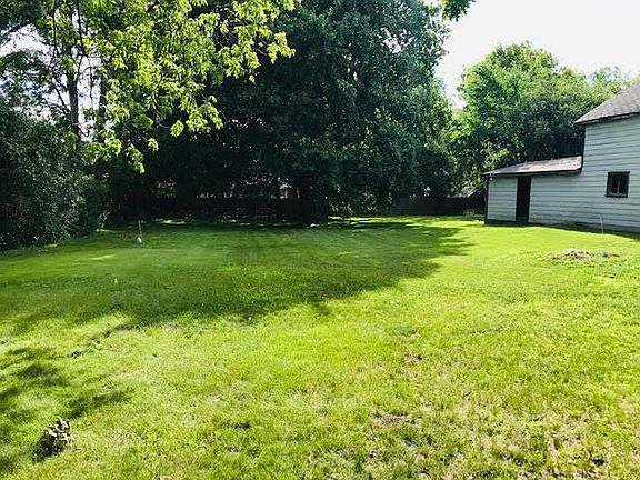 5th image of 16 Birchwood Dr