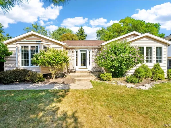 207 N Harvest St, Buffalo, NY 14221