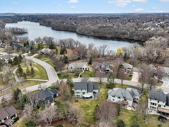 3rd image of 2479 Hidden Lake Dr