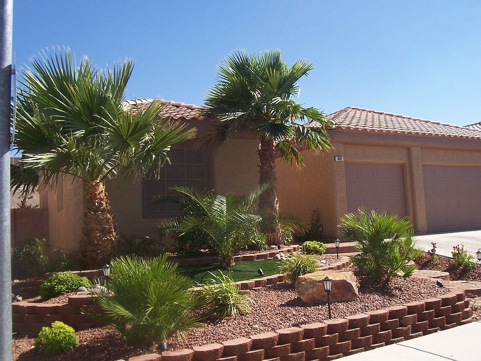 Inviting Curb Appeal