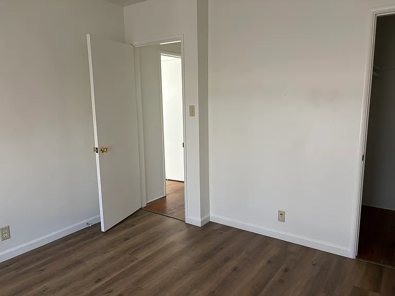 3205 N Angelus Ave — Photo 11
