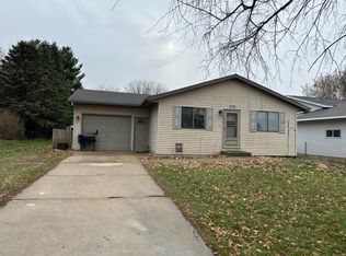 426 2nd St SW, Eyota, MN 55934
