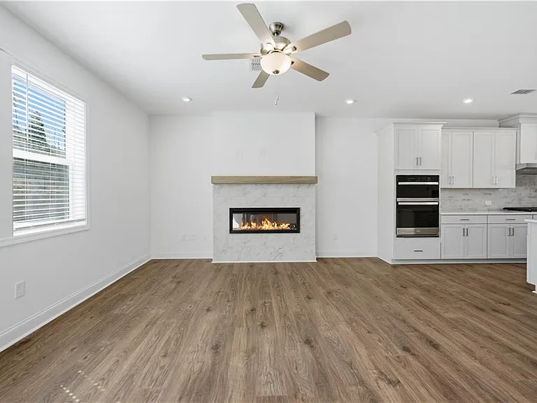 376 Sunset Hollow St — Photo 8