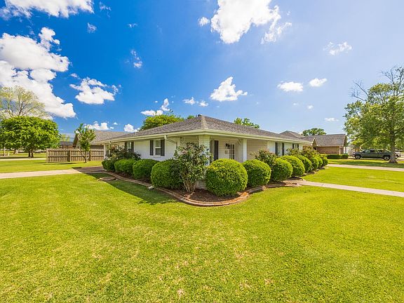 3rd image of 101 Central Lafourche Dr
