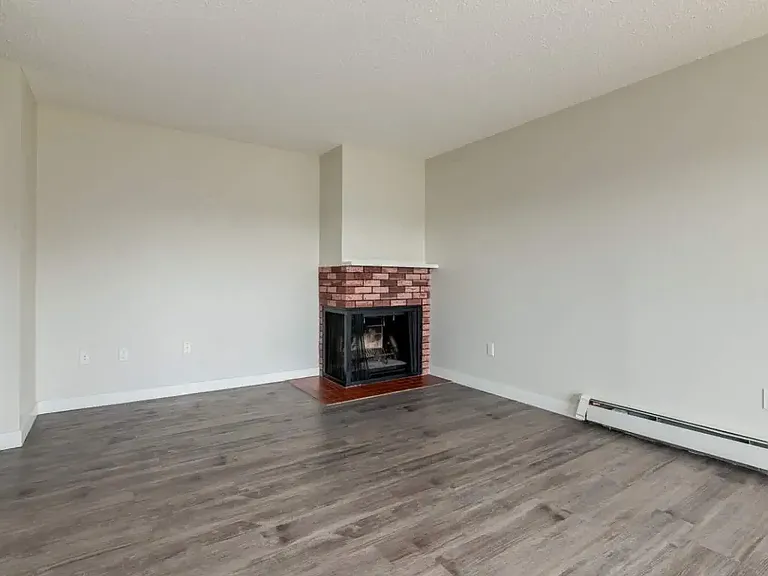 675 20th St NE — Photo 11