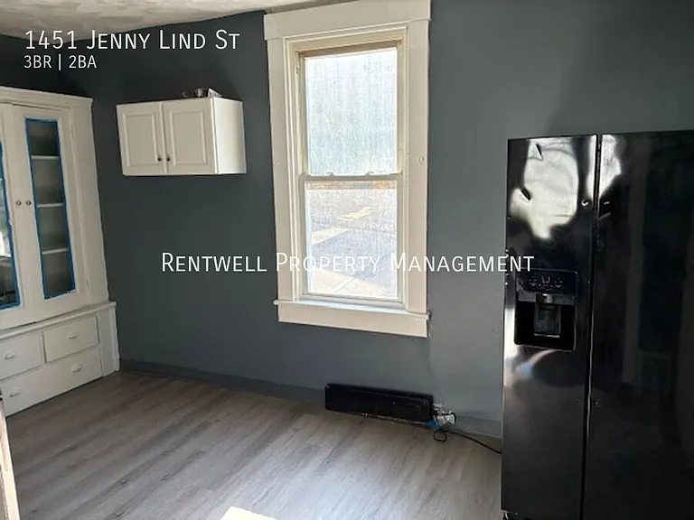 1451 Jenny Lind St — Photo 4