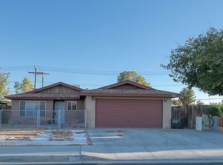 911 W Upjohn Ave, Ridgecrest, CA 93555