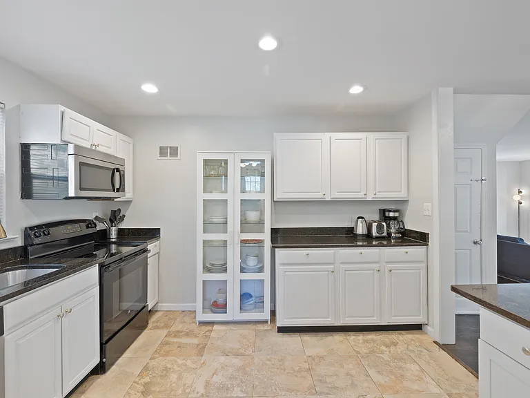 4227 E West Hwy — Photo 10