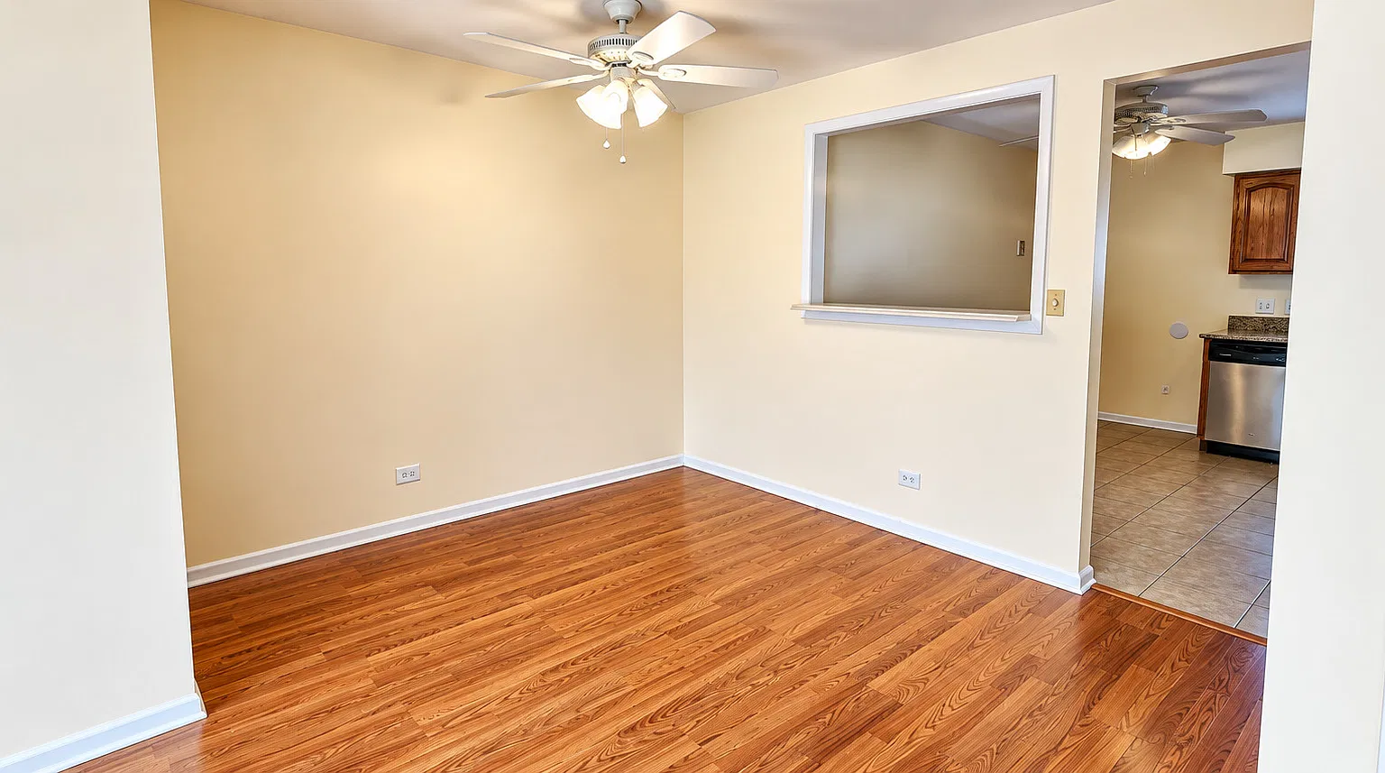 2 bed, 1000 sqft, $1,900 — Photo 4