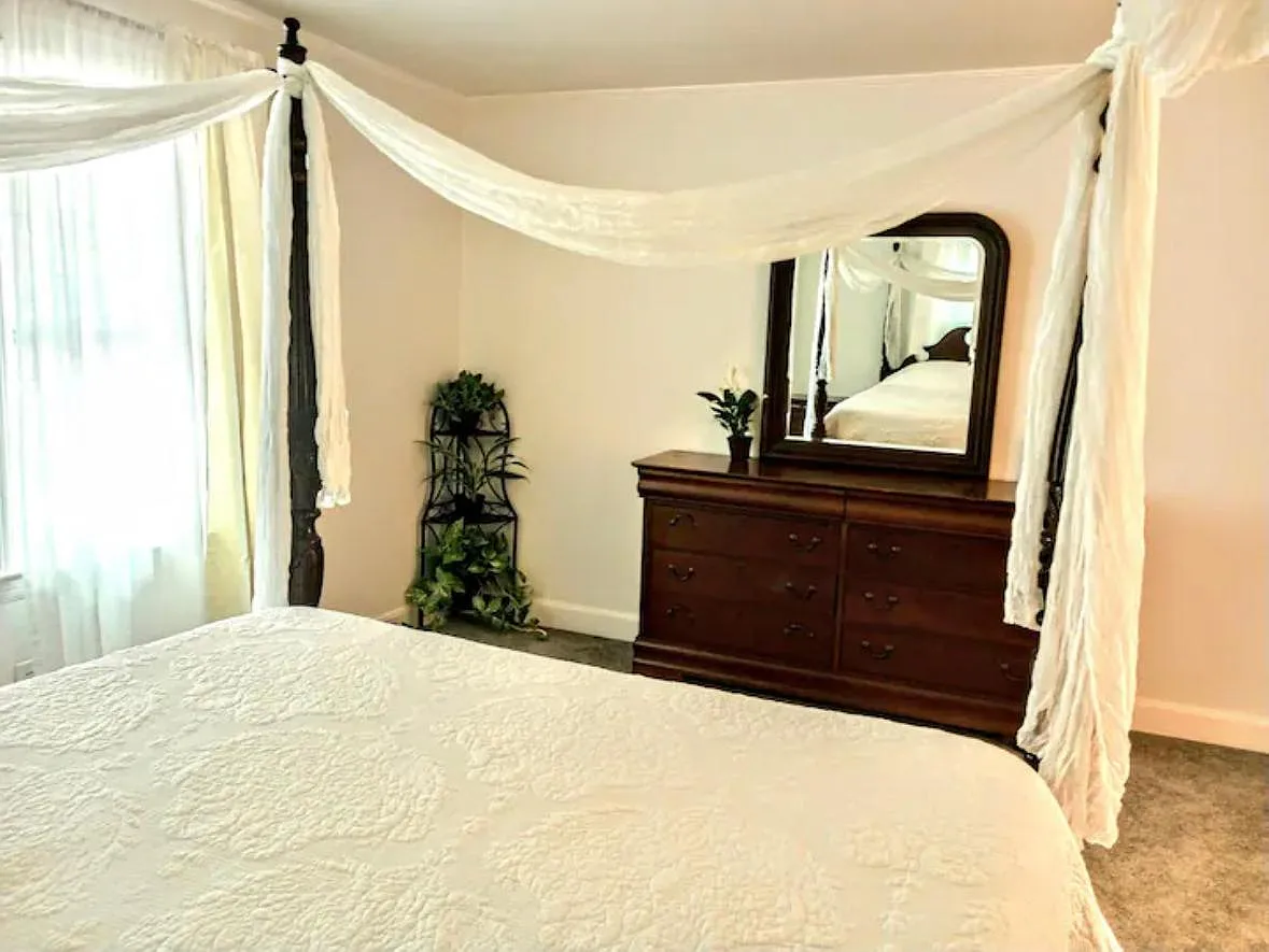 4 bed, 2297 sqft, $2,900 — Photo 4