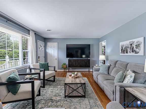 3rd image of 4417 Dudley Dr