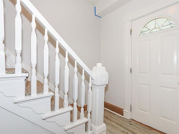5th image of 119 Washington St