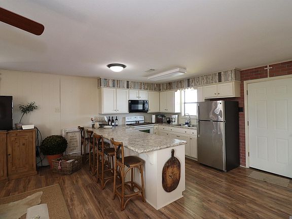 4th image of 13 Allen Monk Rd