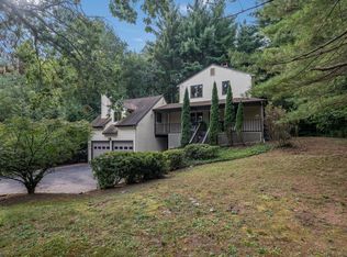 11 Meadow Rdg, Avon, CT 06001