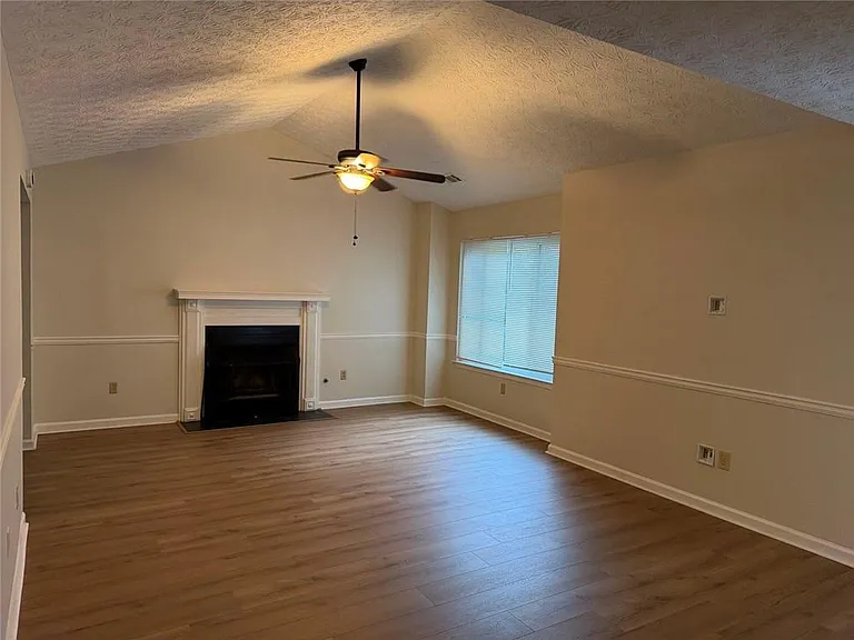1819 Crescent Hill Dr NW — Photo 12