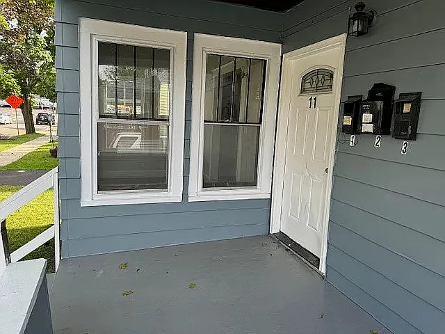 11 Mason Ave #1 — Photo 3