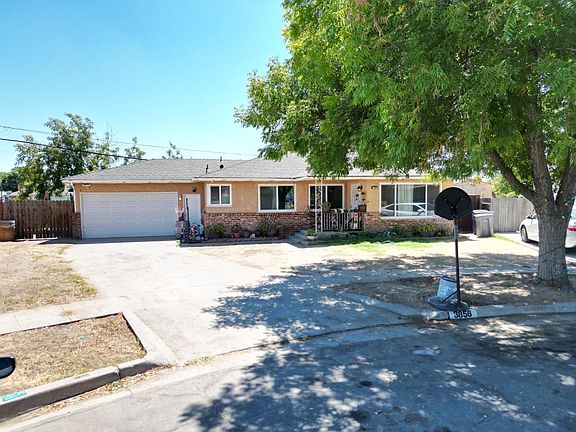 2nd image of 3858 E Dakota Ave