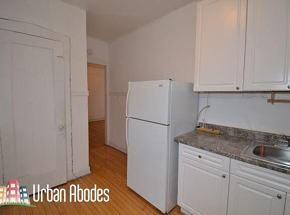 3rd image of 1917 W Winnemac Ave #2M