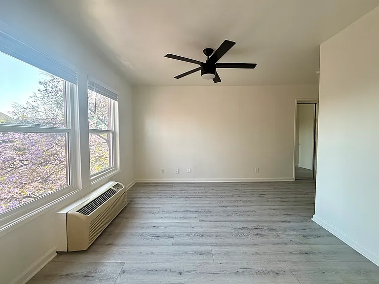 Marengo Apartments — Photo 17