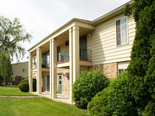 1039 Kirts Blvd #107, Troy, MI 48084