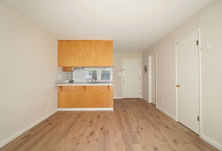 670 Live Oak Ave — Photo 3