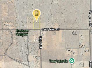 233 Fort Tejon Rd, Llano, CA 93544