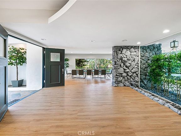 3rd image of 3716 Crownridge Dr