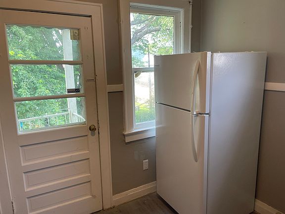 2nd image of 1310 Grosscup Ave #2