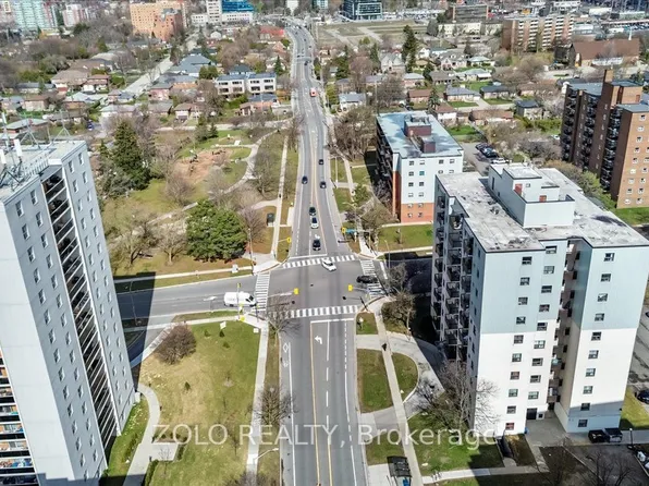 2345 Confederation Pkwy #203, Mississauga, ON L5B 2H3