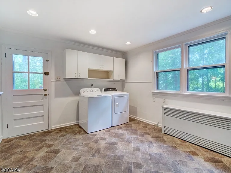 449 Grove St — Photo 9
