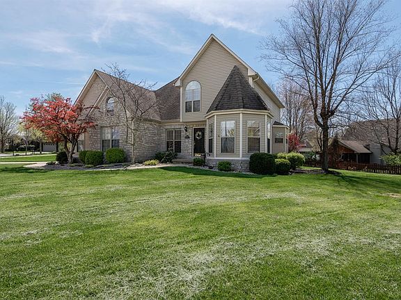 4th image of 644 Winter Hill Ln