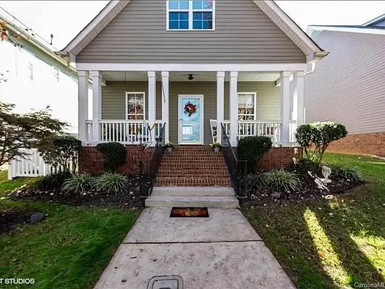 116 E Morehouse Ave — Photo 1