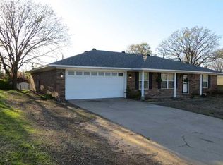10 Azure Hills Dr, Van Buren, AR 72956