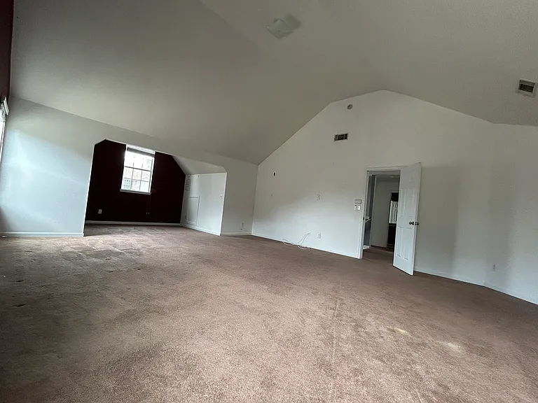 1040 Baltic Way — Photo 12