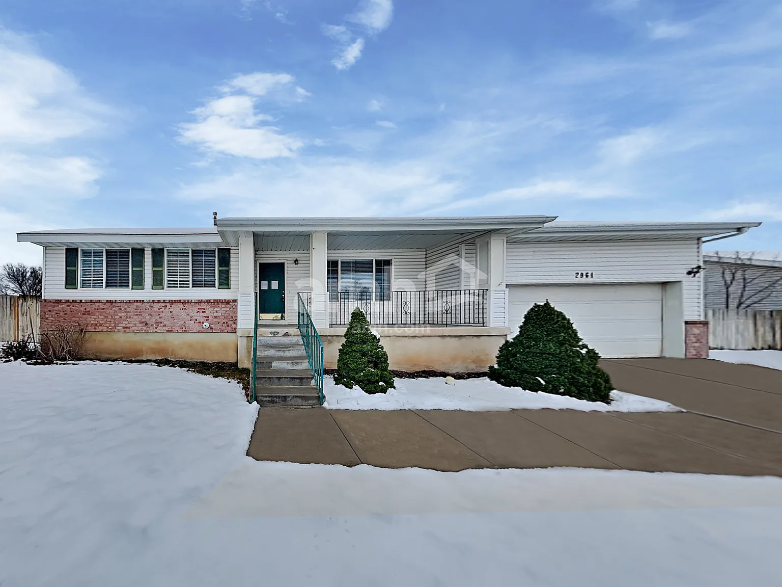 4 bed, 3.0 bath, 2070 sqft, $2,630 — Photo 1