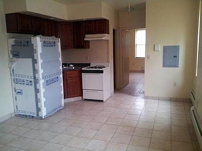 2nd image of 715 28th St APT 10