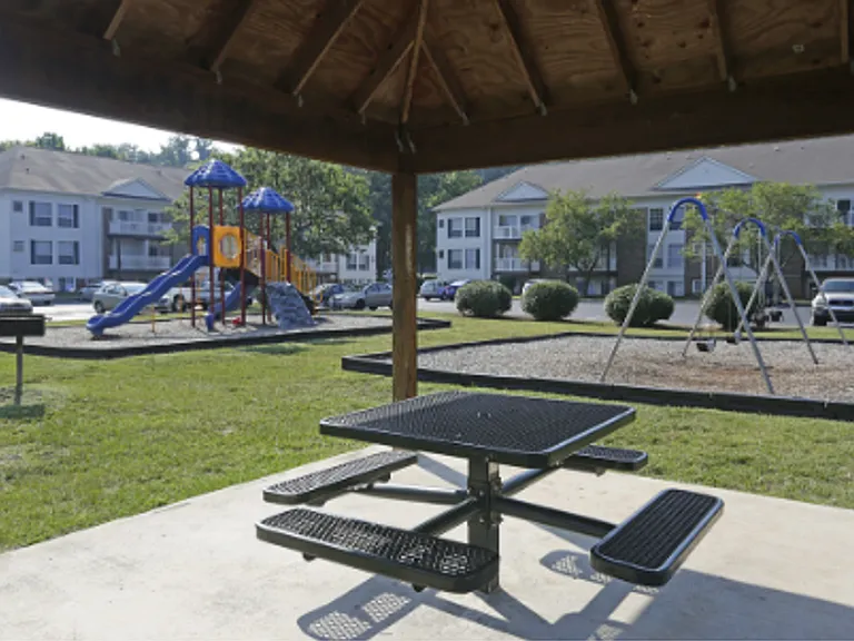The District Knoxville — Photo 12