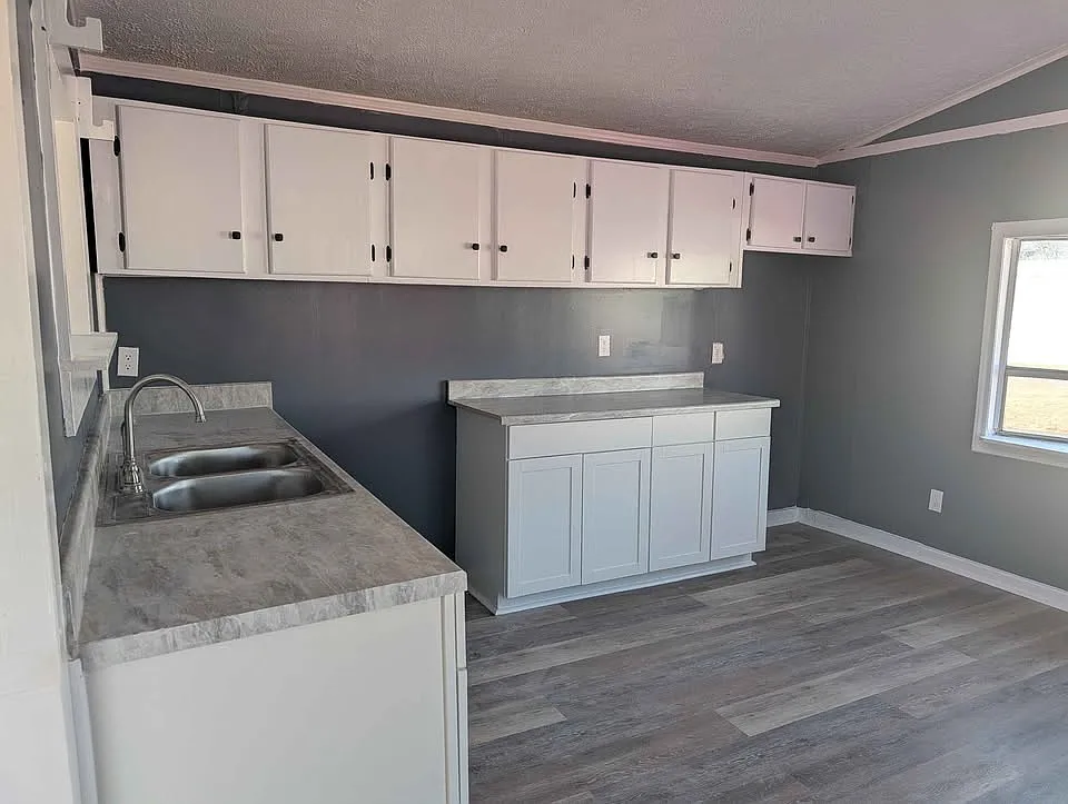 2 bed, 924 sqft, $1,050 — Photo 1