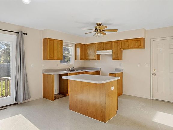 5th image of 710 N Brown St
