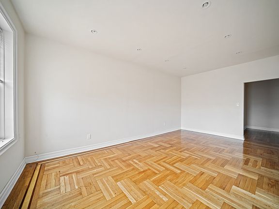 3rd image of 41-00 43rd Ave #E6f