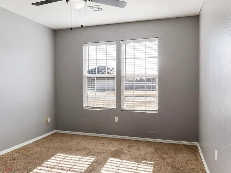 4303 SW Wolf St — Photo 21