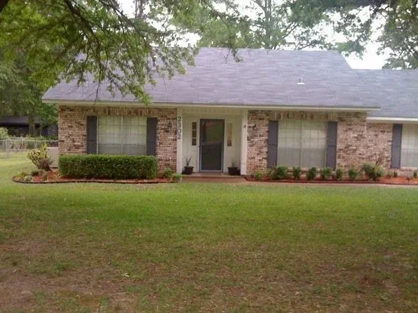 2302 Azalea Dr, Ruston, LA 71270