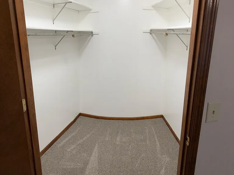 291 Woodlawn Dr — Photo 13