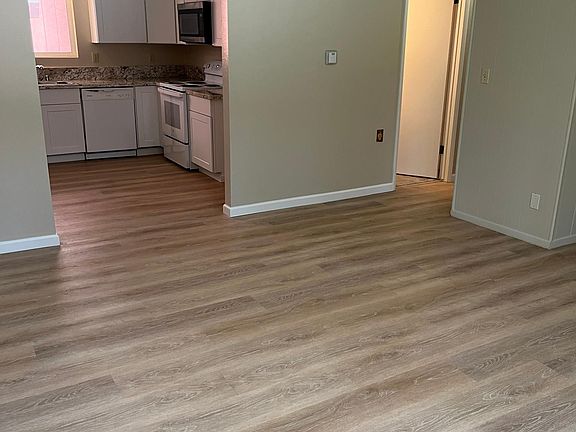5th image of 3598 Terry Ln #39