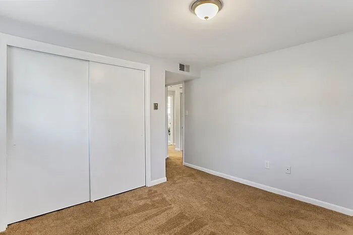 1499 N East St #14 — Photo 9